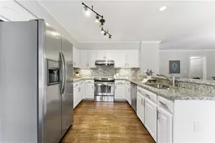 1172 Daventry Way NE, Brookhaven, GA 30319 - Photo 7