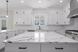 10015 Ruppel Ln, Johns Creek, GA 30005 - Photo 3