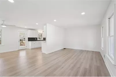 507 Castleaire Drive, Stone Mountain, GA 30087 - Photo 7