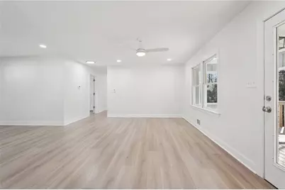 507 Castleaire Drive, Stone Mountain, GA 30087 - Photo 13