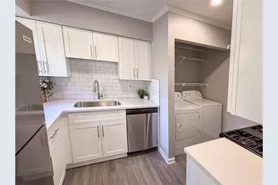 386 Leisure Court SW, Marietta, GA 30064 - Photo 3