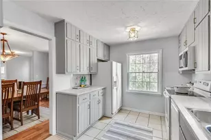 3560 Embry Cir, Atlanta, GA 30341 - Photo 13