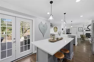 9330 Martins Lake Dr, Roswell, GA 30076 - Photo 11