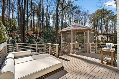 370 Valley Green Drive, Atlanta, GA 30342 - Photo 9