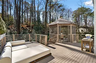 370 Valley Green Dr, Atlanta, GA 30342 - Photo 9