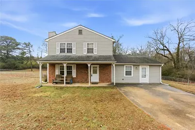 284 Oak Ridge, Auburn, GA 30011 - Photo 1