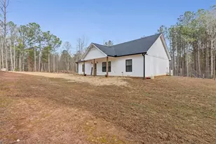 1470 Ben Davis Rd, Buchanan, GA 30113 - Photo 1