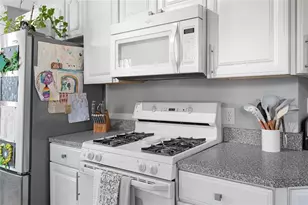 1028 Deer Hollow Dr, Woodstock, GA 30189 - Photo 11