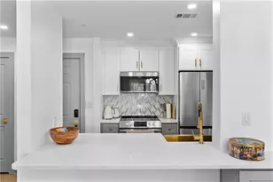 1074 Peachtree Walk NE, Atlanta, GA 30309 - Photo 15