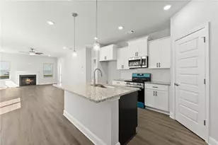 285 Magnolia Villas Dr, Cornelia, GA 30531 - Photo 7