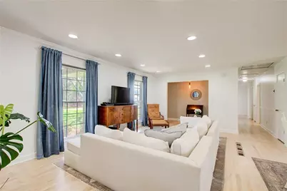 3911 Catalina Drive, Marietta, GA 30066 - Photo 7