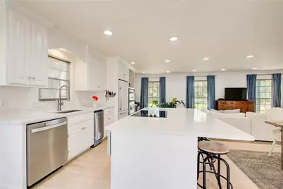 3911 Catalina Drive, Marietta, GA 30066 - Photo 9