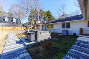 7330 Hunters Branch Dr NE, Sandy Springs, GA 30328 - Photo 39