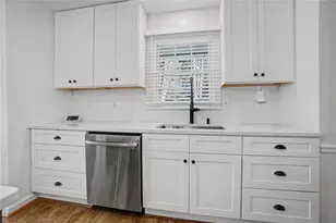 7330 Hunters Branch Dr NE, Sandy Springs, GA 30328 - Photo 21