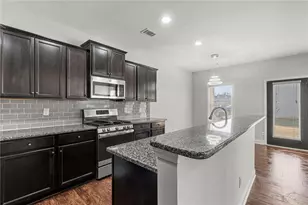 400 Autumn Bluff Dr, Lawrenceville, GA 30044 - Photo 13