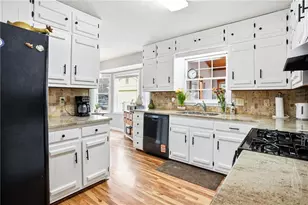 2572 Plum St, Snellville, GA 30078 - Photo 7