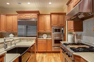 1005 Heards Ferry Rd, Sandy Springs, GA 30328 - Photo 7