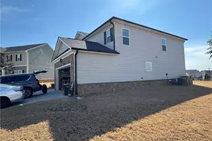 573 Chelan Ct, Hoschton, GA 30548 - Photo 3