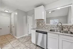 5335 Forest Downs Ln, South Fulton, GA 30349 - Photo 9