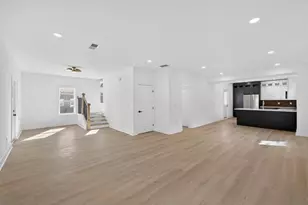 1046 Mayson Turner Rd NW, Atlanta, GA 30314 - Photo 9