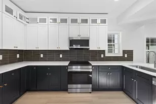 1046 Mayson Turner Rd NW, Atlanta, GA 30314 - Photo 3