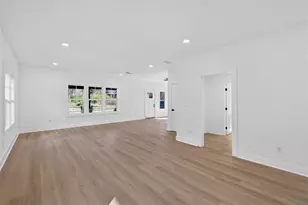 1046 Mayson Turner Rd NW, Atlanta, GA 30314 - Photo 17