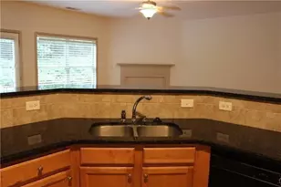 6065 Apple Rose Dr, Alpharetta, GA 30004 - Photo 9