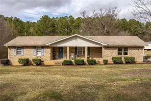 724 Earl North Rd, Newnan, GA 30263 - Photo 1