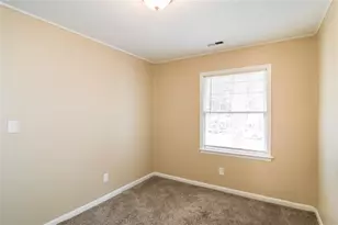 624 Robert E Lee Pkwy, Jonesboro, GA 30238 - Photo 7