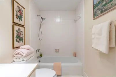 2734 Peachtree Road NW #A404, Atlanta, GA 30305 - Photo 17