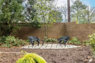 2734 Peachtree Rd NW, Atlanta, GA 30305 - Photo 27