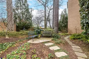 2734 Peachtree Rd NW, Atlanta, GA 30305 - Photo 25