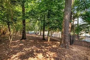 4300 Chastain Walk NE, Atlanta, GA 30342 - Photo 13