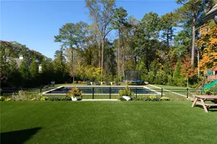 914 Buckingham Cir NW, Atlanta, GA 30327 - Photo 9