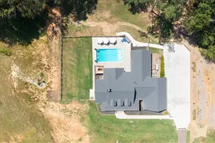 1380 Cronic Town Rd, Auburn, GA 30011 - Photo 5