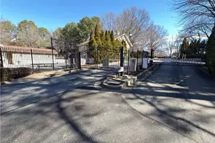 2700 Pine Tree Road NE, Atlanta, GA 30324 - Photo 23