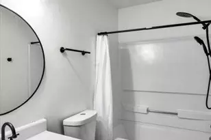 8051 Woodlake Dr, Riverdale, GA 30274 - Photo 23