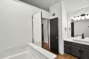 8051 Woodlake Dr, Riverdale, GA 30274 - Photo 33