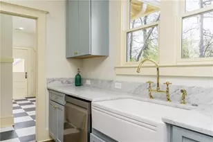 3117 Semmes St, Atlanta, GA 30344 - Photo 9
