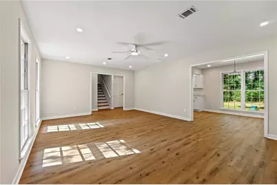 1586 Lucelle Avenue, Stone Mountain, GA 30087 - Photo 3