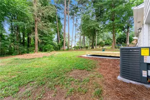 1586 Lucelle Ave, Stone Mountain, GA 30087 - Photo 15