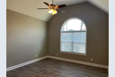 732 E Jefferson St, Hoschton, GA 30548 - Photo 11