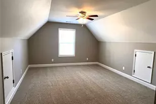 732 E Jefferson St, Hoschton, GA 30548 - Photo 17