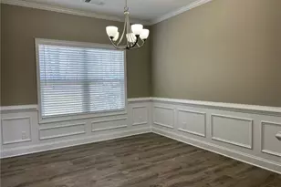 732 E Jefferson St, Hoschton, GA 30548 - Photo 5