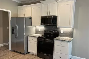 732 E Jefferson St, Hoschton, GA 30548 - Photo 7