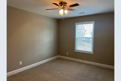 732 E Jefferson St, Hoschton, GA 30548 - Photo 19