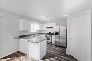 5539 Pineridge Ct, Forest Park, GA 30297 - Photo 7