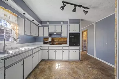 215 Parkway Drive, Adairsville, GA 30103 - Photo 9