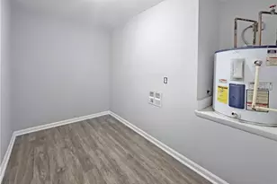 8438 Stonewall Jackson Dr, Jonesboro, GA 30238 - Photo 11