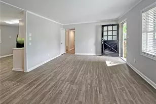 8438 Stonewall Jackson Dr, Jonesboro, GA 30238 - Photo 3